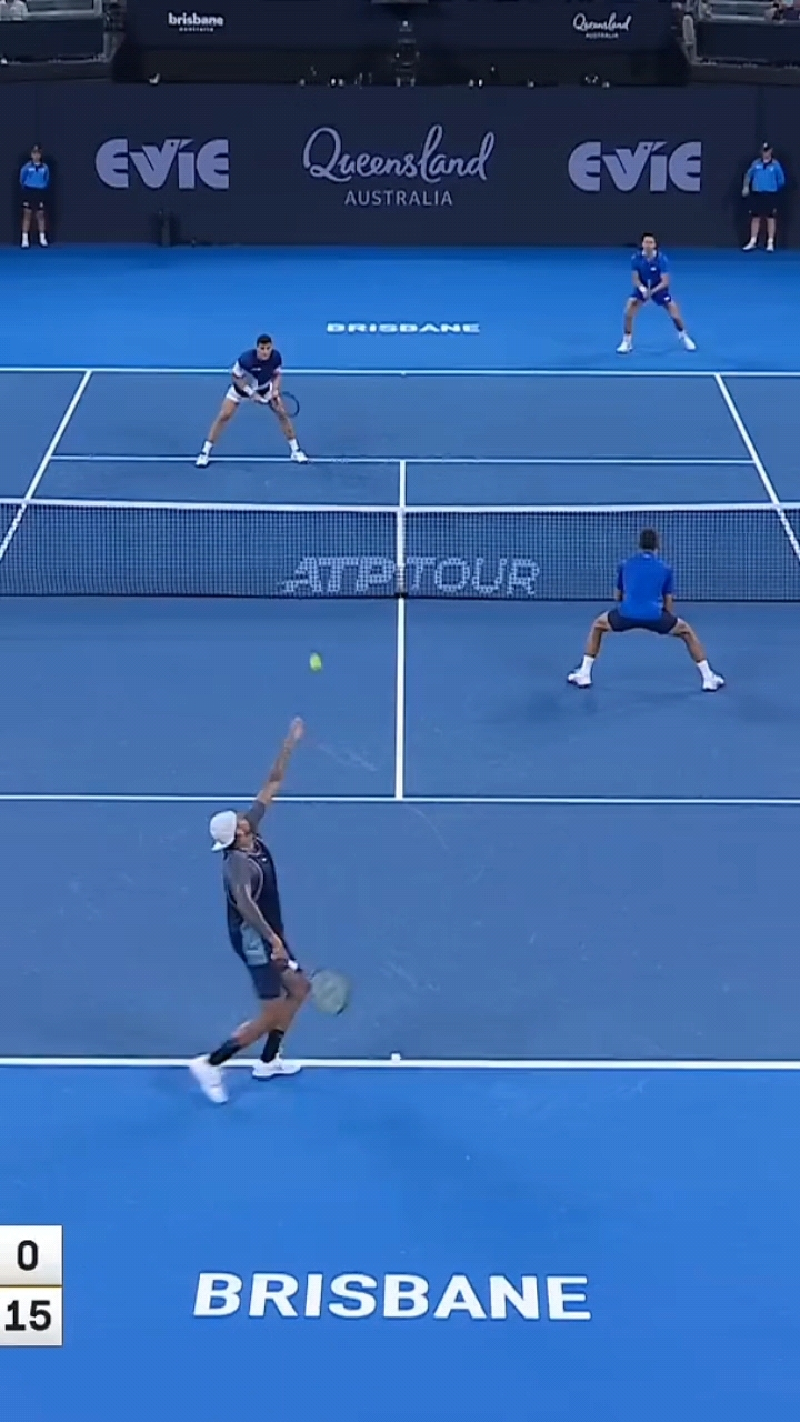 世界网球队险胜西班牙网球队，克耶高斯爆发神勇