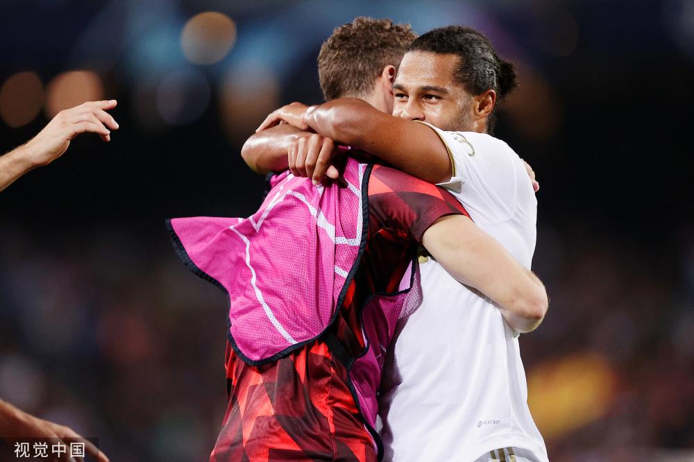 加拿大完胜日本，科曼送出助攻的简单介绍