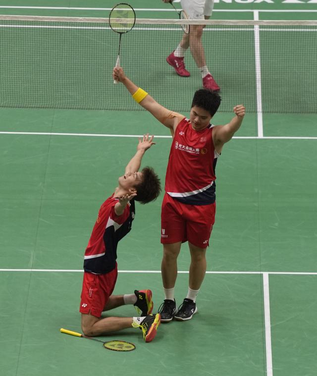 包含英格兰羽毛球队碾压马来西亚羽毛球队，辛杜惊艳世界的词条