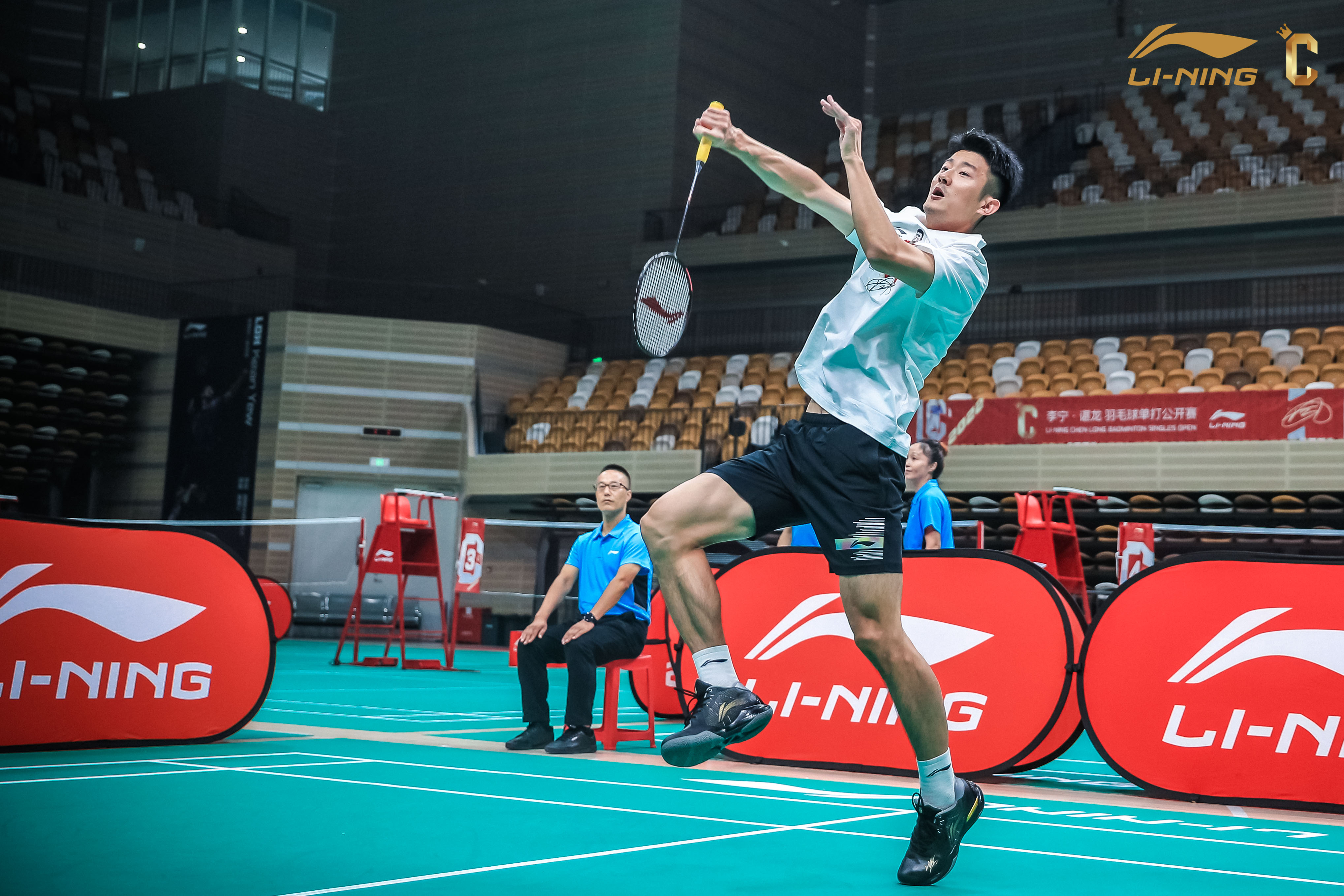 法国羽毛球队血洗丹麦羽毛球队，谌龙制霸全场