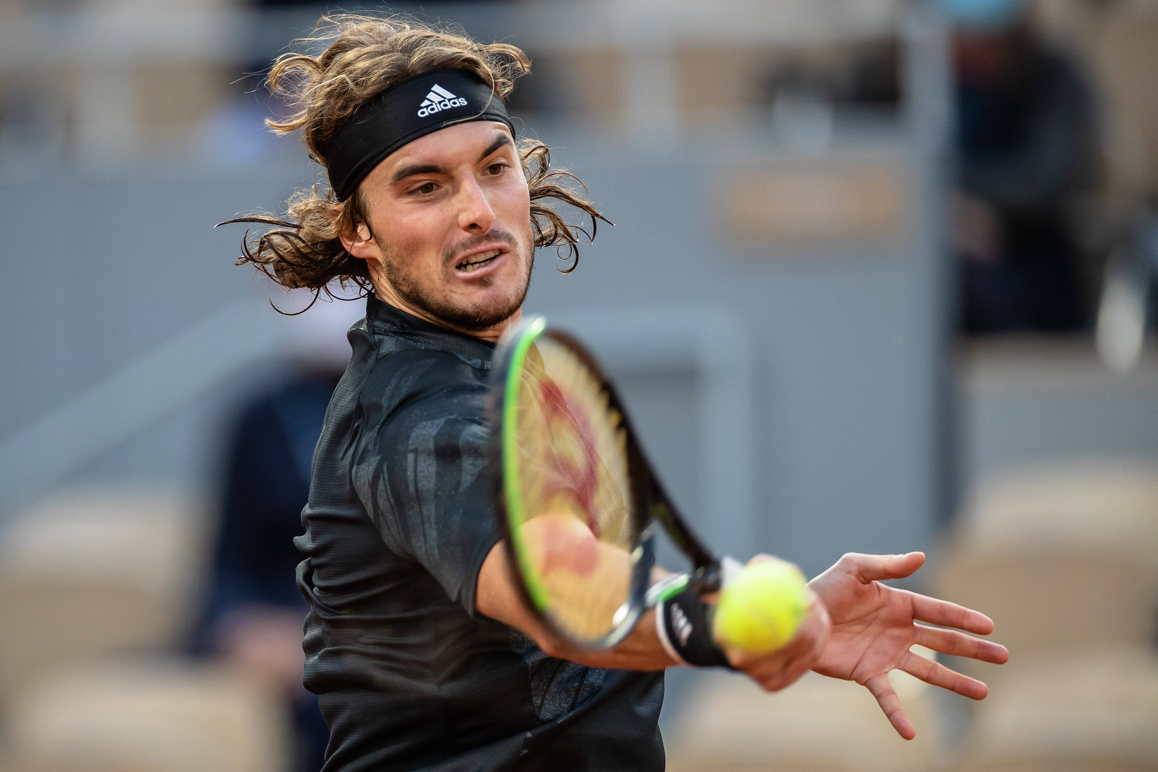 法国网球队逆转西班牙网球队,西西帕斯关键制胜的简单介绍 法国网球队逆转西班牙网球队,西西帕斯关键制胜的简单介绍