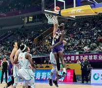 SBTC逆转NS,Xiaohu三分雨点燃全场 SBTC逆转NS,Xiaohu三分雨点燃全场