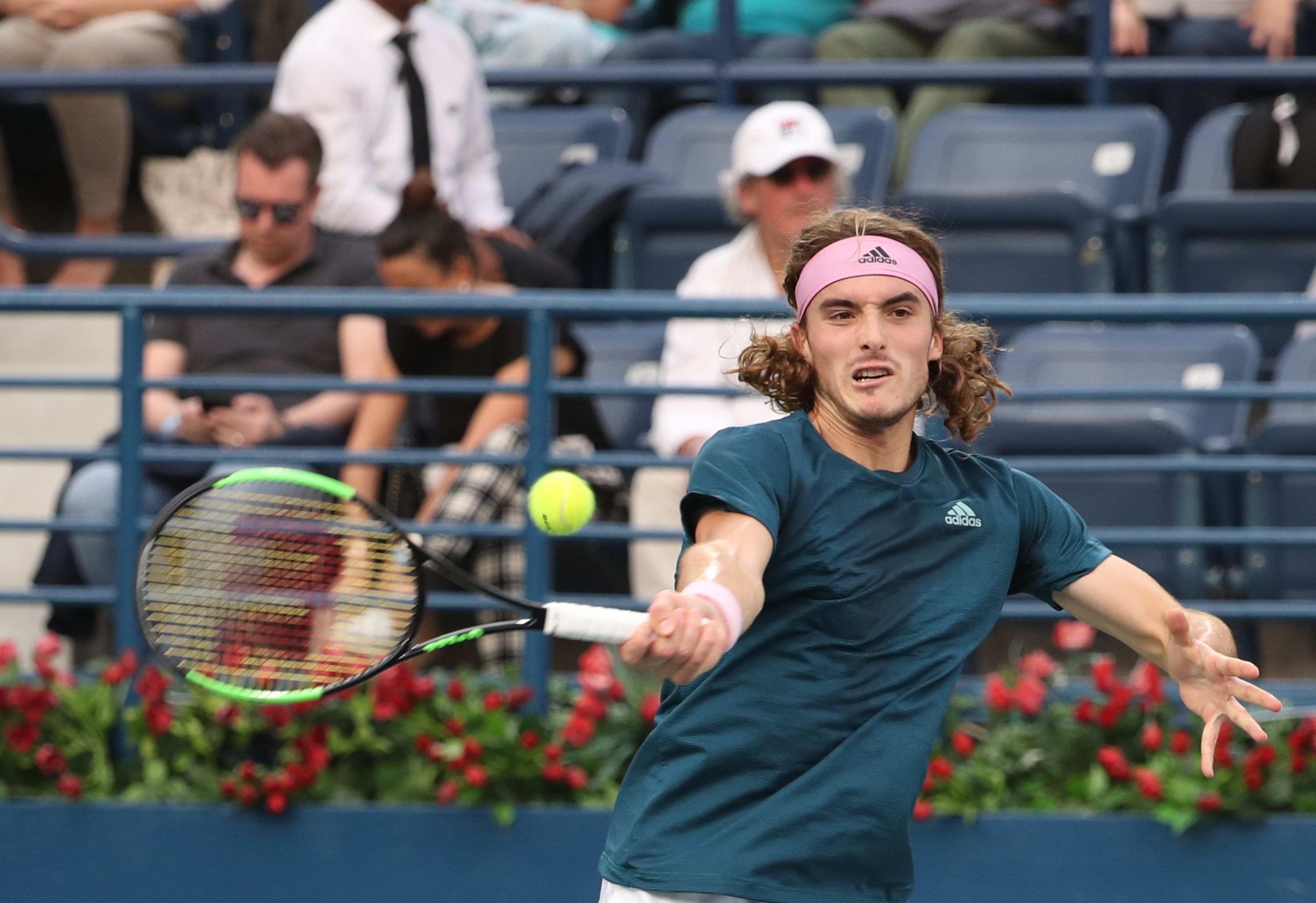 关于美国网球队力克世界网球队，西西帕斯惊艳世界的信息