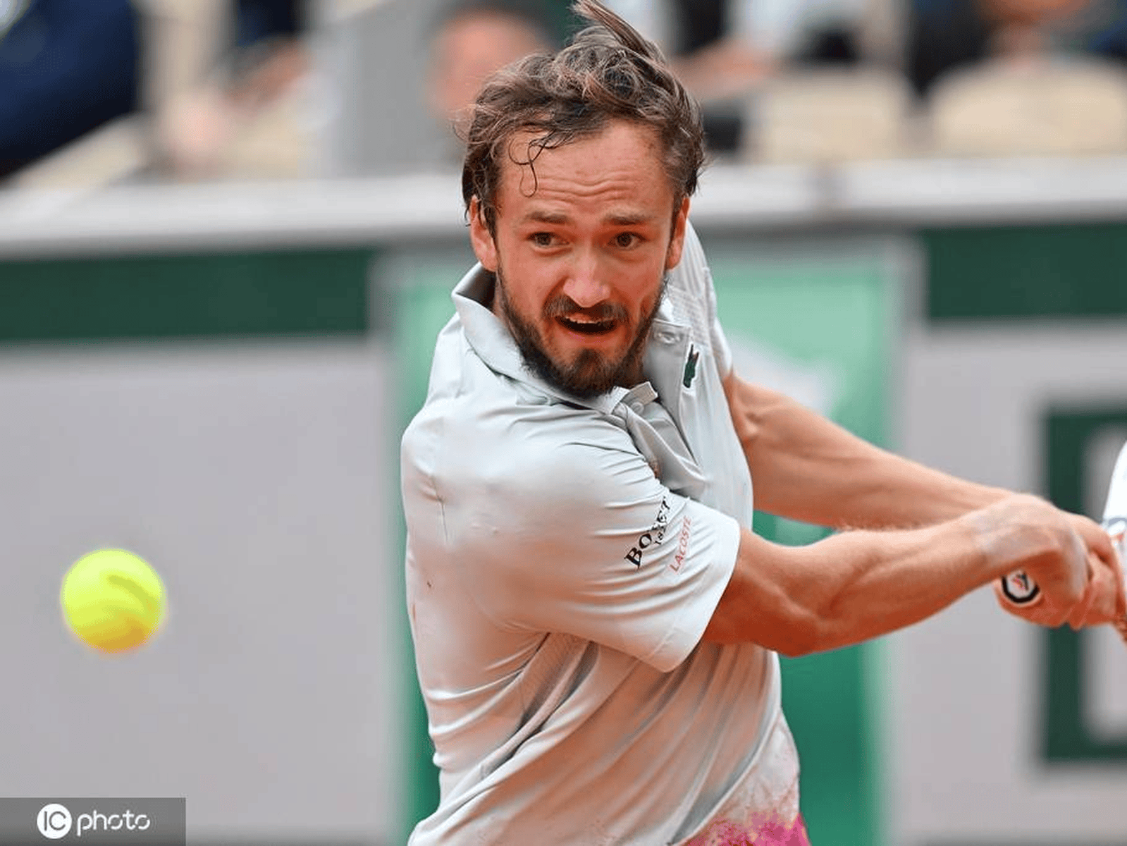 关于蒙特卡洛大师赛险胜法网，梅德韦杰夫点燃赛场的信息