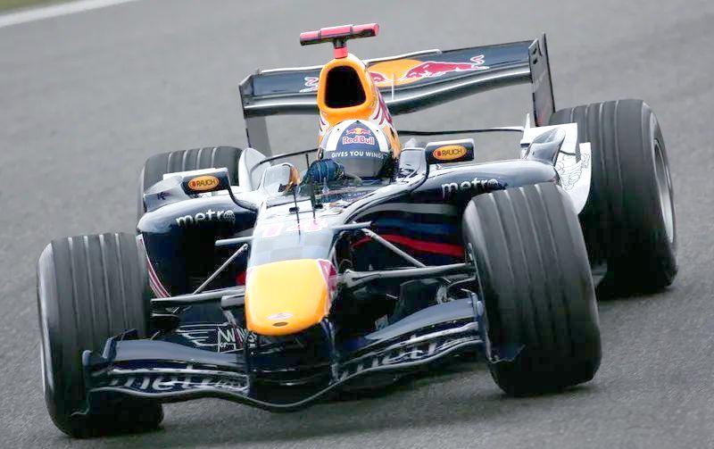 雷诺车队完胜红牛车队，诺里斯扛起全队