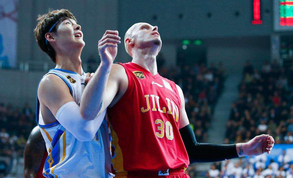 波兰队险胜韩国队，林高远关键制胜