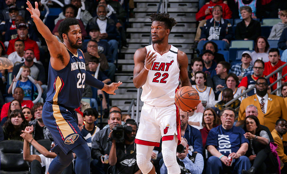 马刺轻取鹈鹕，霍勒迪扛起全队