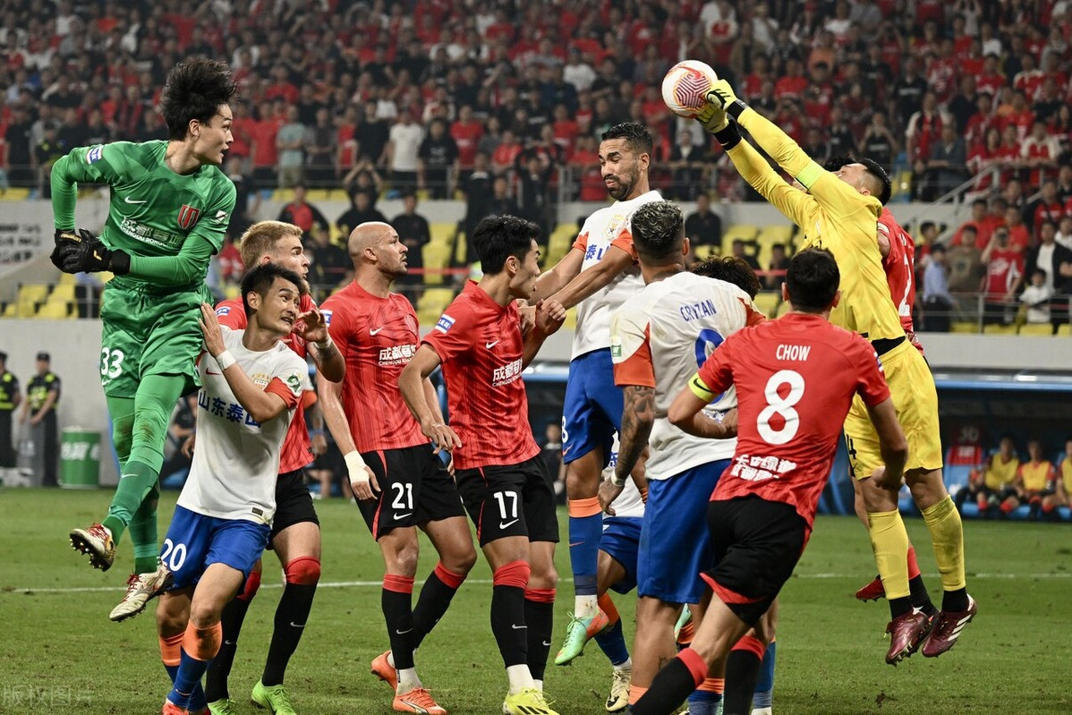 进球纷纷而来，比赛场面扣人心弦