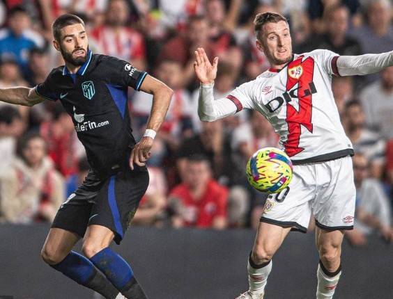 巴列卡诺中场频频传球制造得分机会