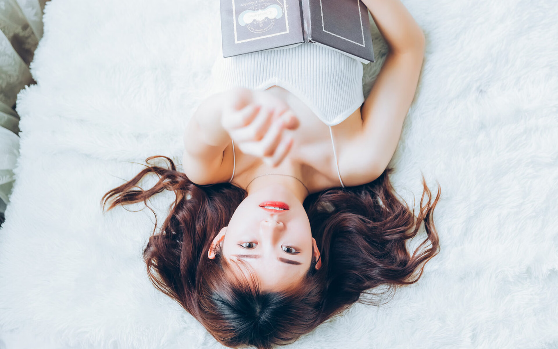 汉密尔顿全程主宰，雷诺车队逆袭索伯夺佳绩