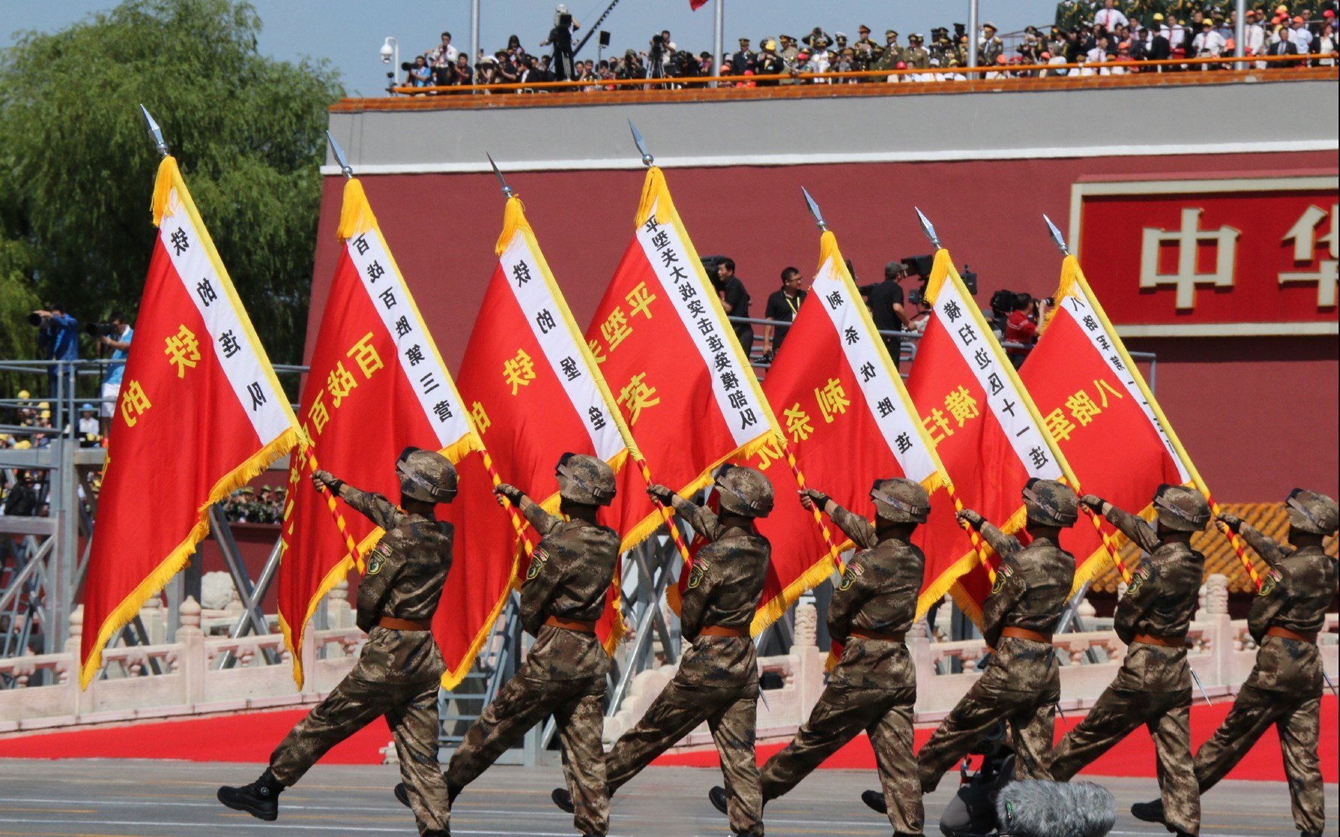 欧洲足坛双响炮,贝林厄姆关键战定乾坤,切尔西横扫亚特兰大显霸气