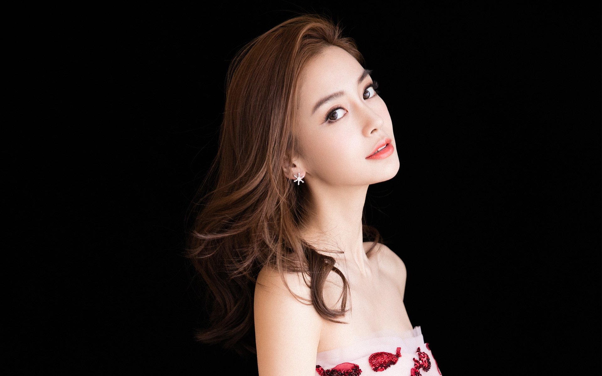 欧冠的冰与火，塞维利亚收割曼城之夜，贝林厄姆里程碑时刻诞生