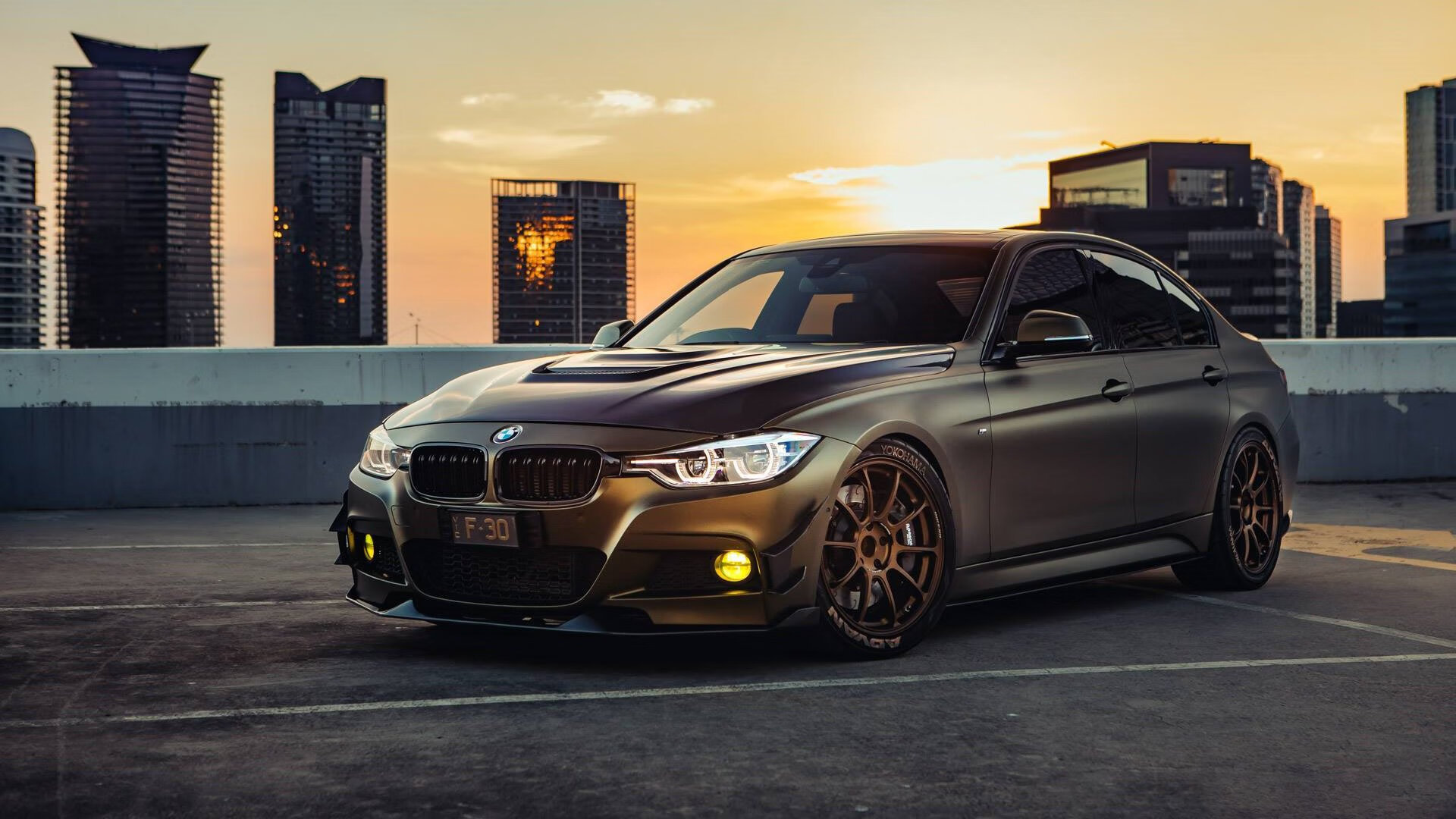 当沙漠绿茵掀起红色风暴，F1赛道惊现钢铁后腰—体育史上唯一双线接管时刻